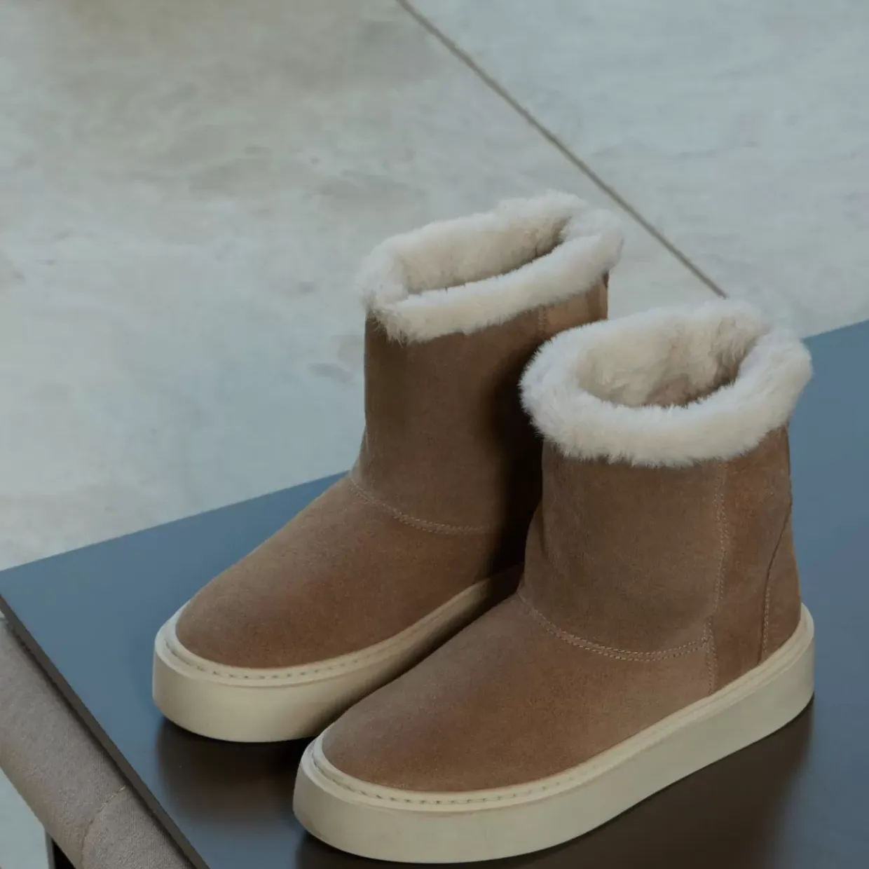 Aquatalia Lavina Dark Taupe/White Sale