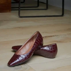 Aquatalia Marcella Deep Wine Discount