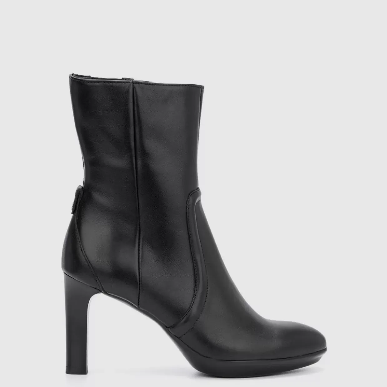 Aquatalia Renisa Black New